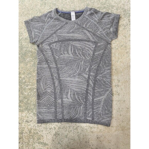 Ivivva by Lululemon Gray Size 14 Short Sleeve Shirt Swiftly Fly Tech Seamless - Picture 1 of 6